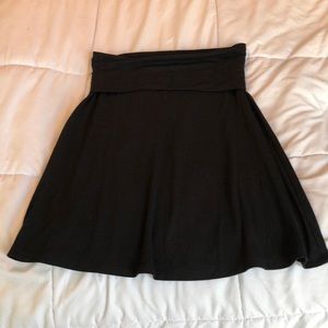 Old Navy Size M Black Mid length flowy knit skirt